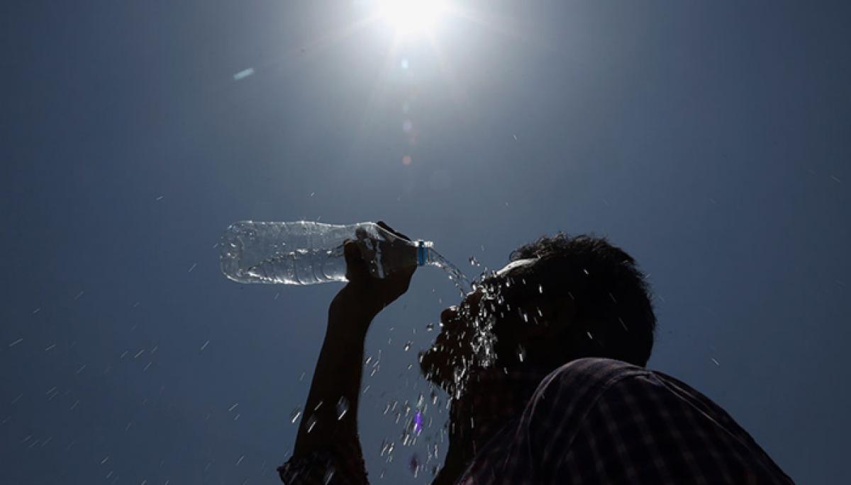 Delhiites continue to burn under intense heat wave conditions